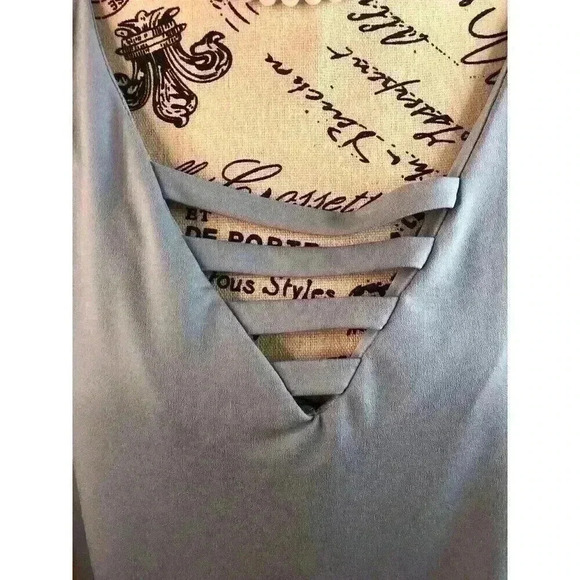 Grayson Womens 1X Blue Knit Ladder Front V-Neck Blouse S/S - Picture 2 of 4